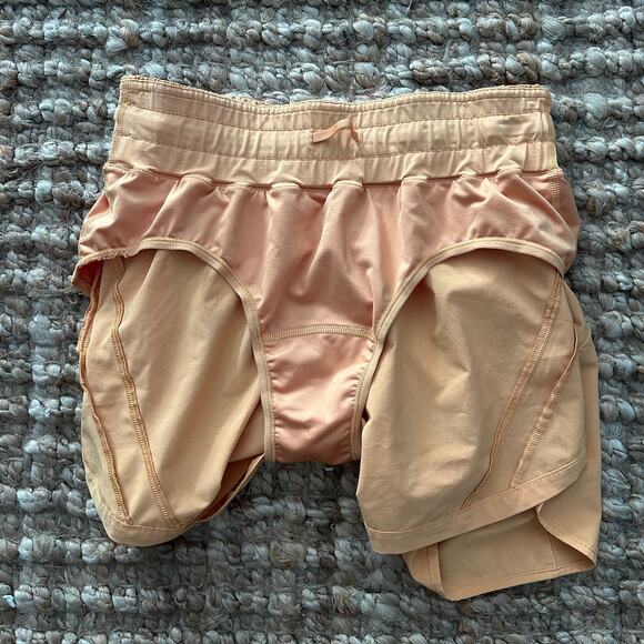 Lululemon Track That Short 5" – Size 6 – Peach/Apricot – Excellent Condition - Picture 9 of 10